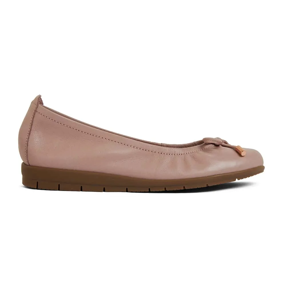 Barton Flat in Nude Leather