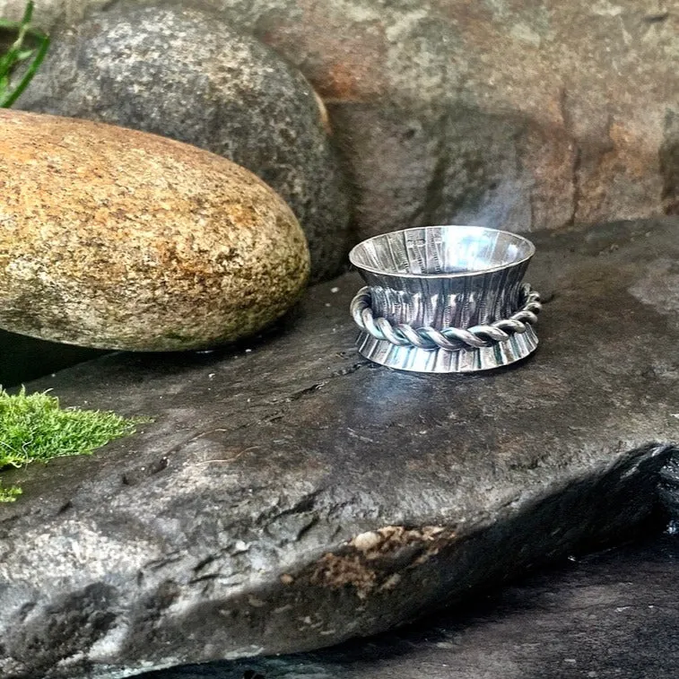 Sterling silver, spinner ring. UK size P